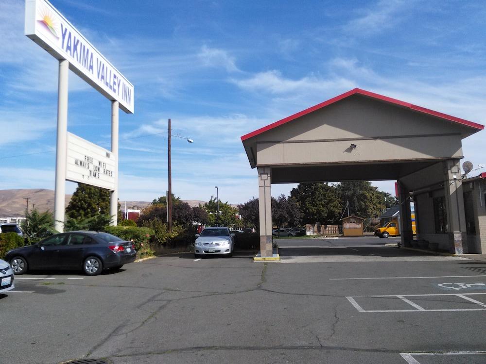 Yakima Valley Inn エクステリア 写真